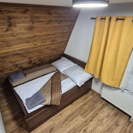 Dominika Шале Наместово